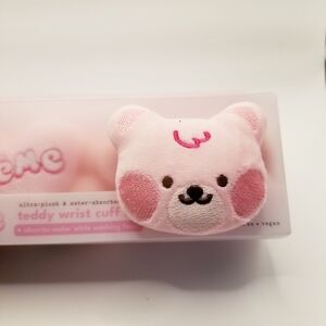 The Creme Shop Teddy Wrist Cuff - Pink Plush